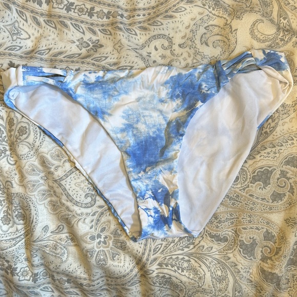 Swimsuit - Picture 5 of 8